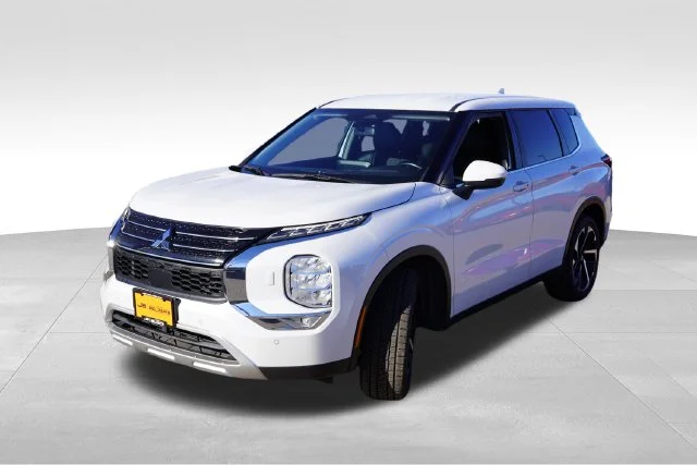 Certified Used 2024 Black Mitsubishi SE image 11