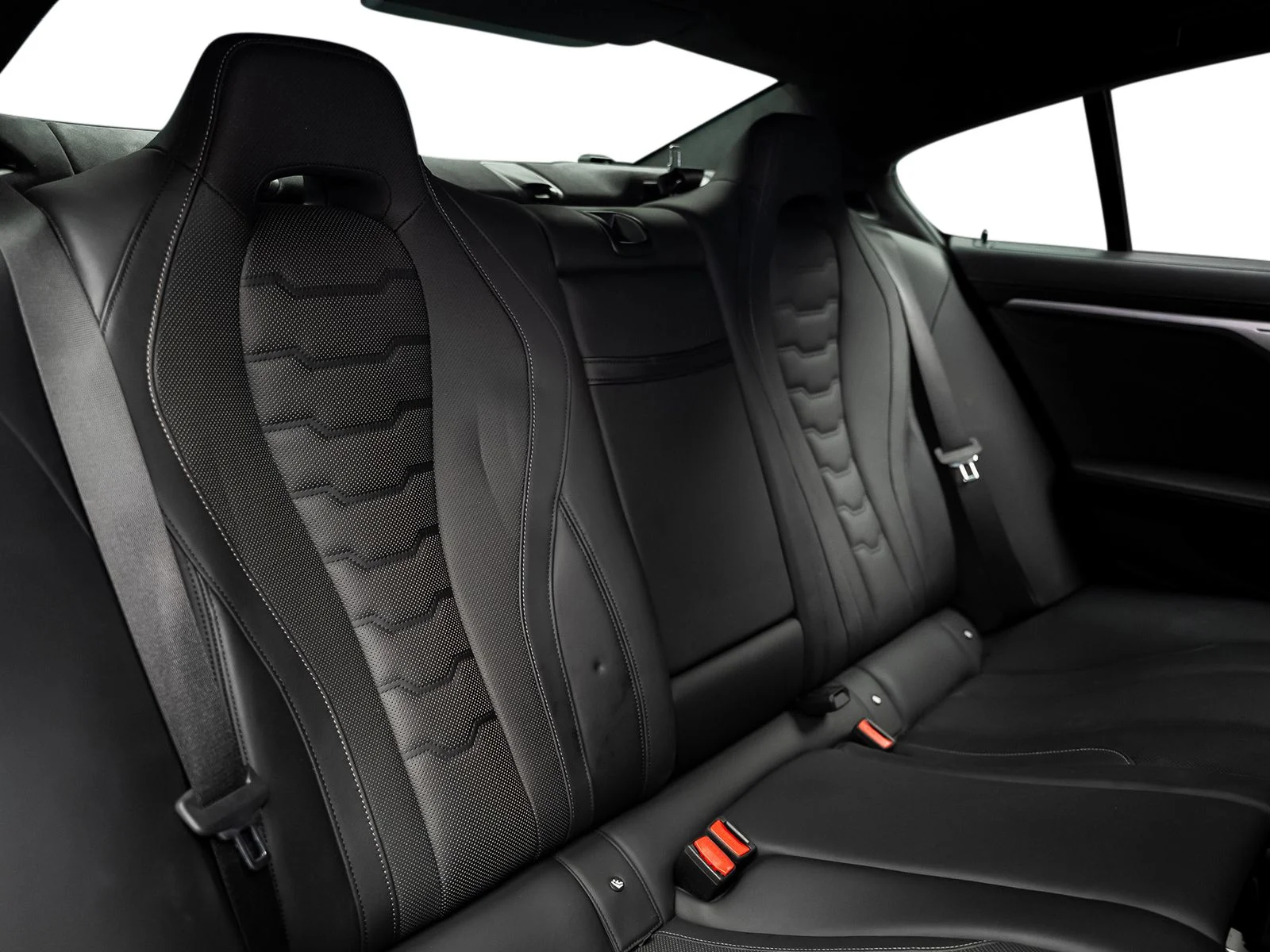 Used 2022 Blue BMW ALPINA B8 xDrive image 38