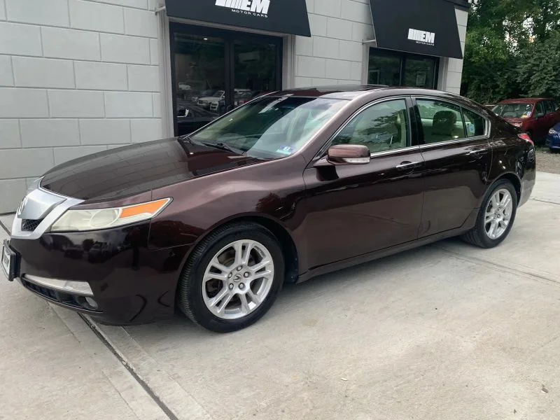 Used 2011 Maroon Acura Sedan 4D image 5