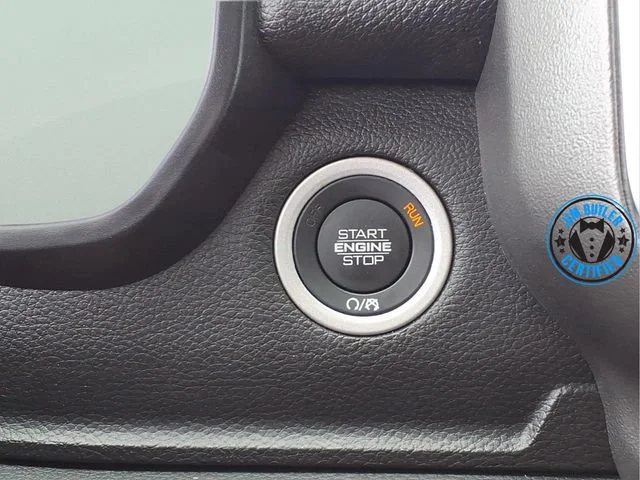 Used 2025  Ram Laramie image 10