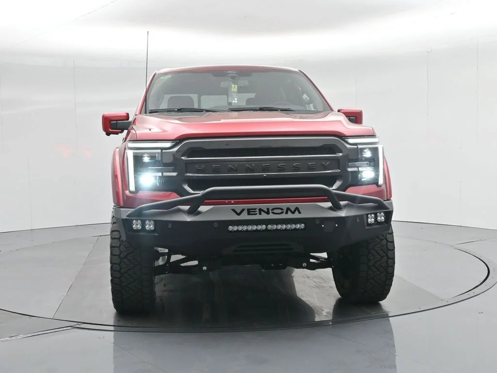 New 2025 Rapid Red Metallic Tinted Clearcoat Ford Lariat image 58