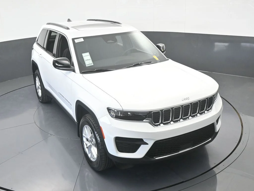 Used 2025 Bright White Clearcoat Jeep Laredo X image 49