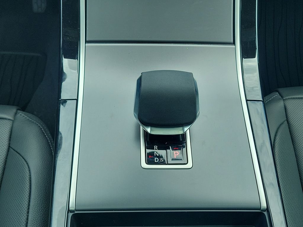 New 2026 Santorini Black Land Rover S image 20