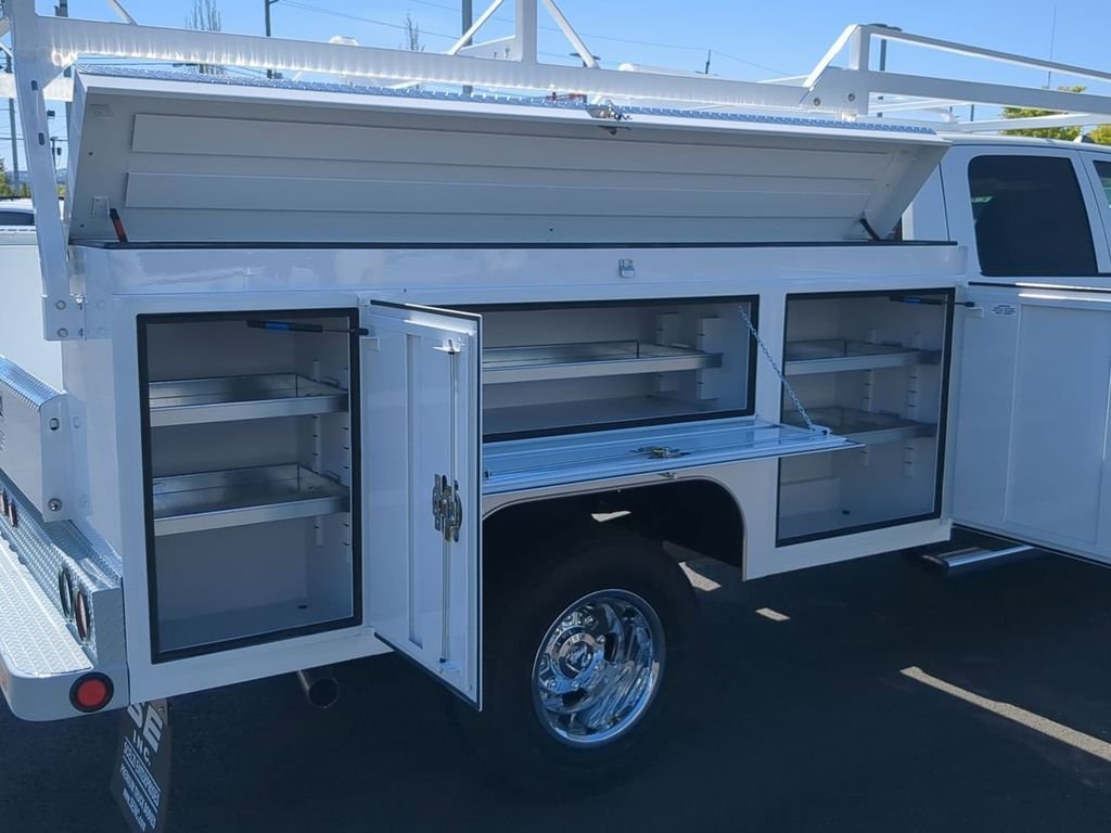 2024 RAM 3500 Chassis Tradesman - Photo 15