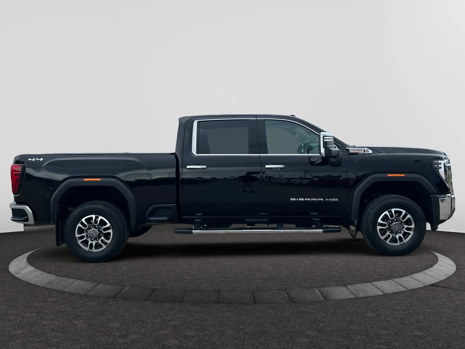 Used 2025 Onyx Black GMC SLT Crew 6.6L DIESEL Leather Sunroof 4x4 image 6