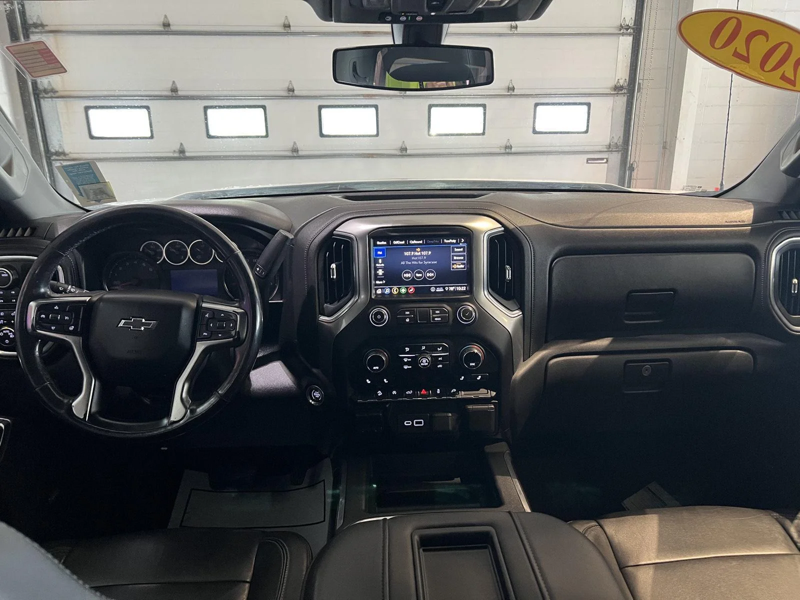 Used 2020 SUMMIT WHITE Chevrolet RST image 16