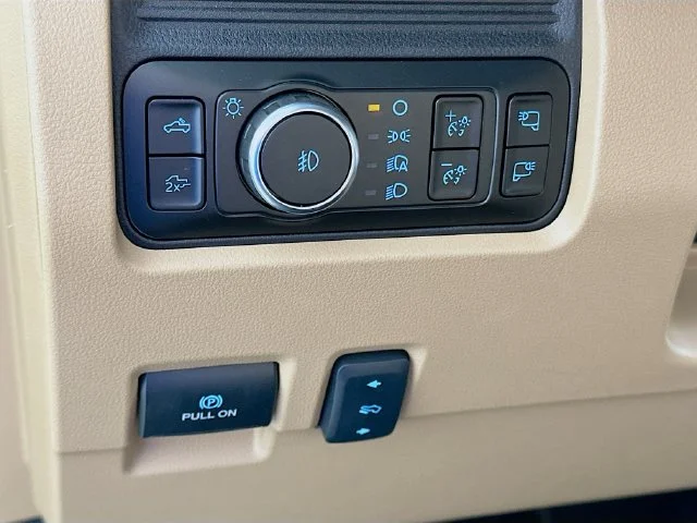 New 2026 Gray Ford Lariat image 22