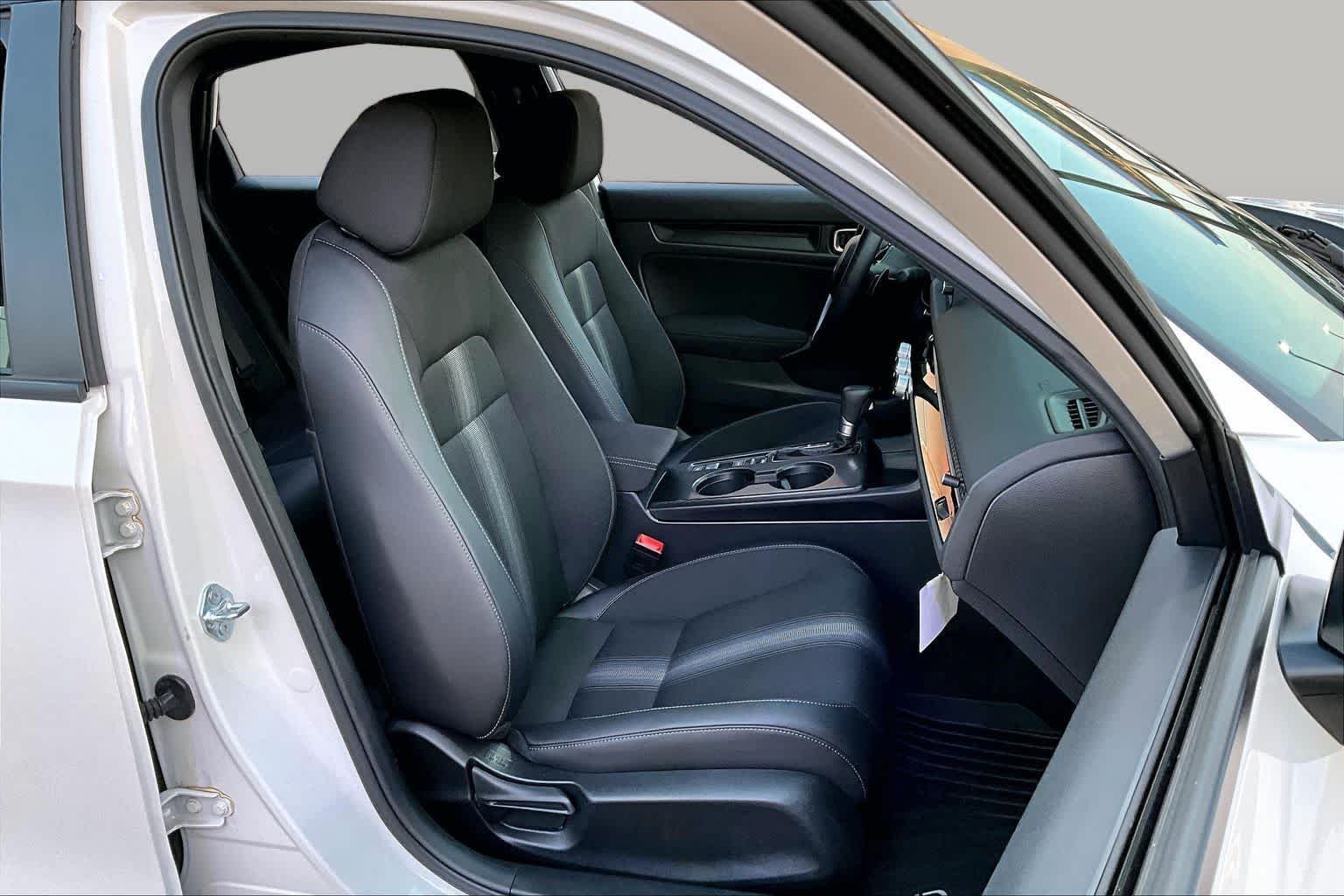 Used 2026 Platinum White Pearl Honda Sport image 9
