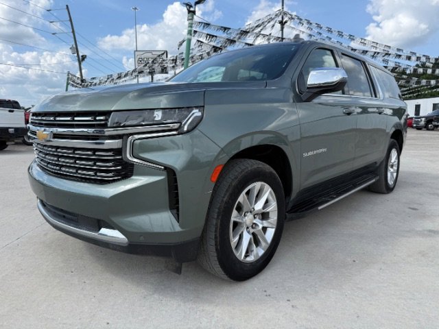 2023 Chevrolet Suburban 4WD 1500 Premier's photo