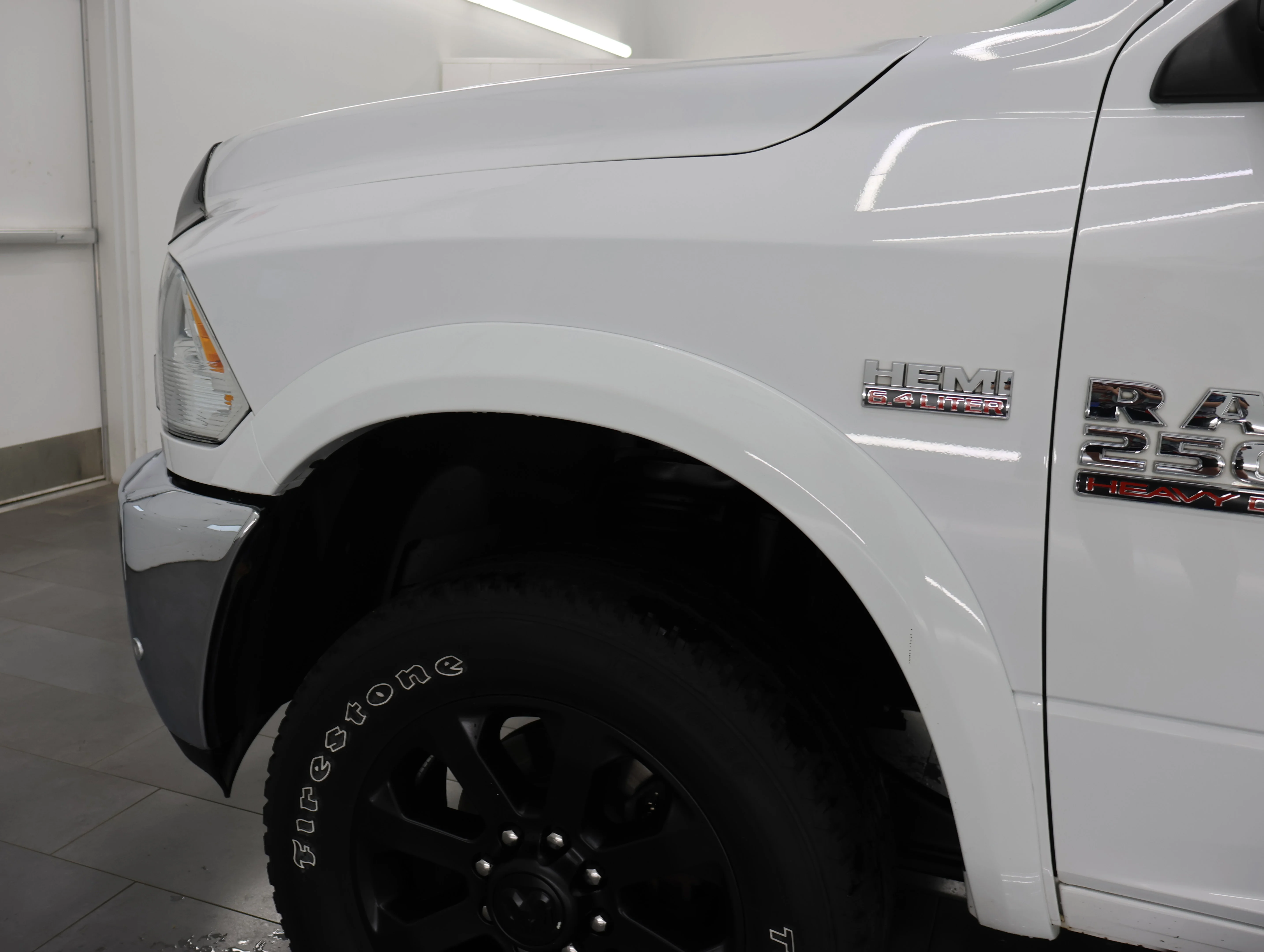 Used 2018 Bright White Clearcoat Ram Big Horn image 33