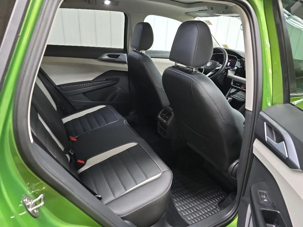 Used 2025 Green Volkswagen 1.5T SEL image 18