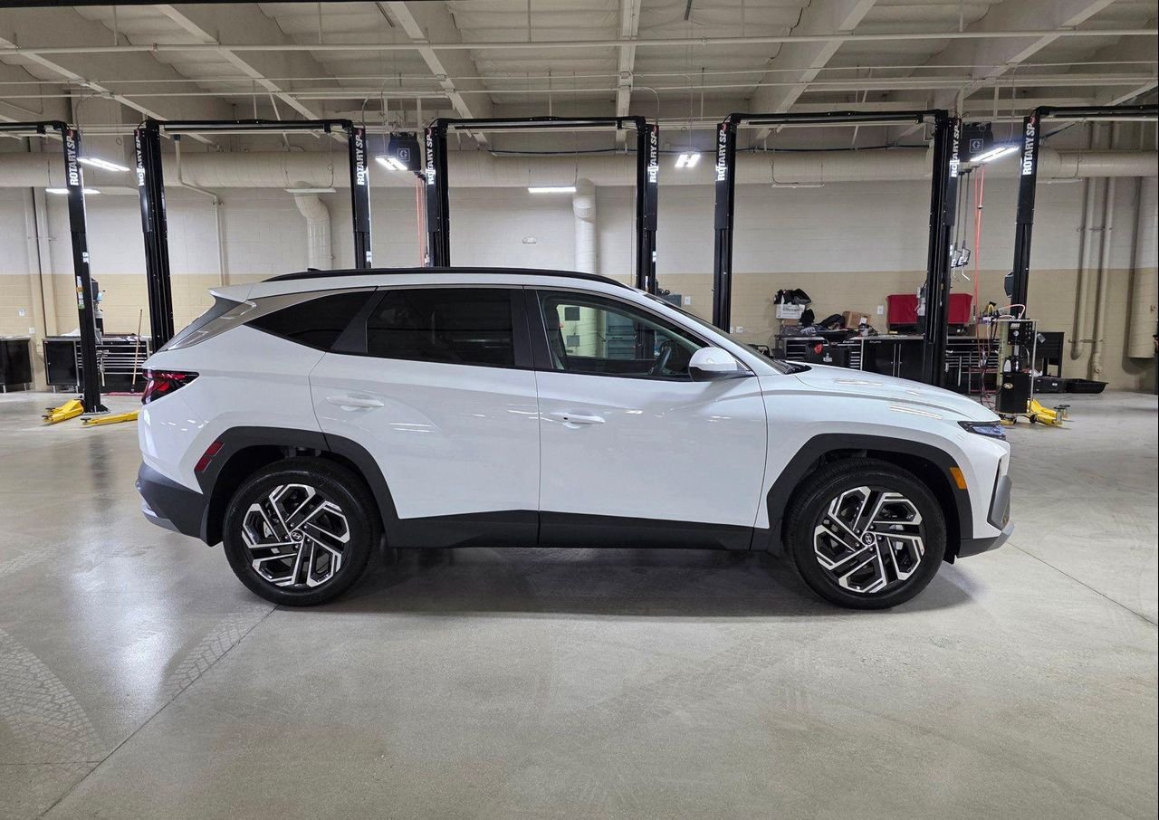 New 2026 White Pearl Hyundai SEL Plus FWD image 8