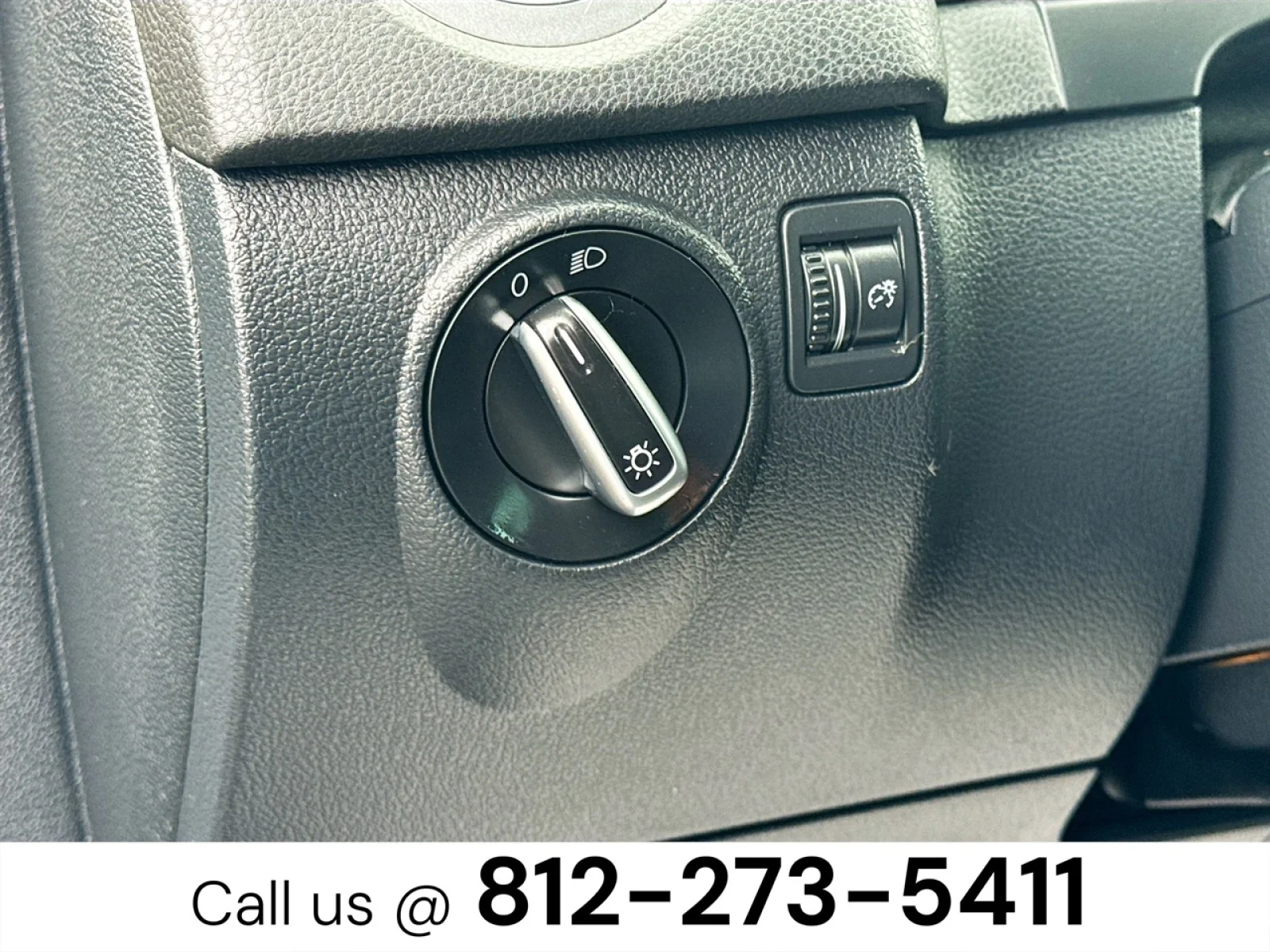 Used 2015 BLUE Volkswagen SE image 10