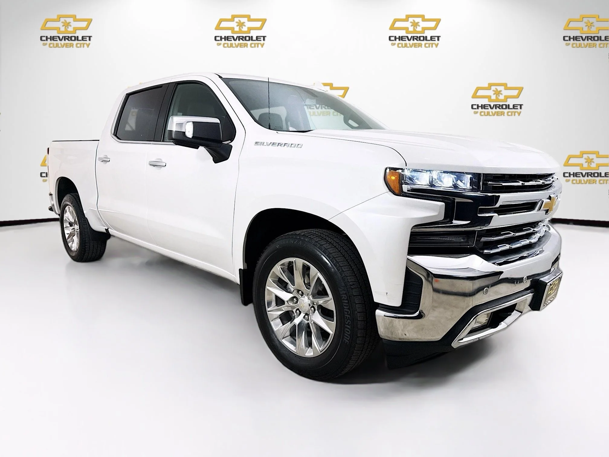Used 2022 Iridescent Pearl Tricoat Chevrolet LTZ image 1