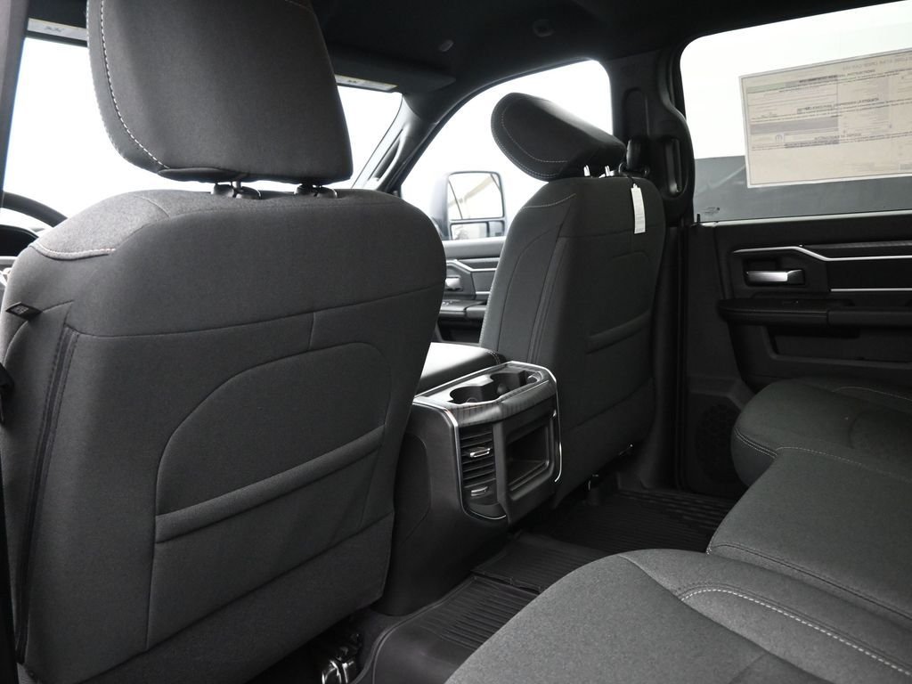 New 2026 Diamond Black Crystal Pearl-Coat Exterior Paint RAM Big Horn image 29