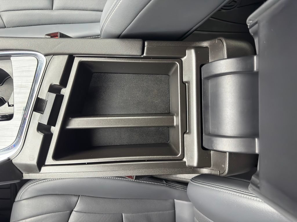 Used 2023 Summit White Buick Essence image 34