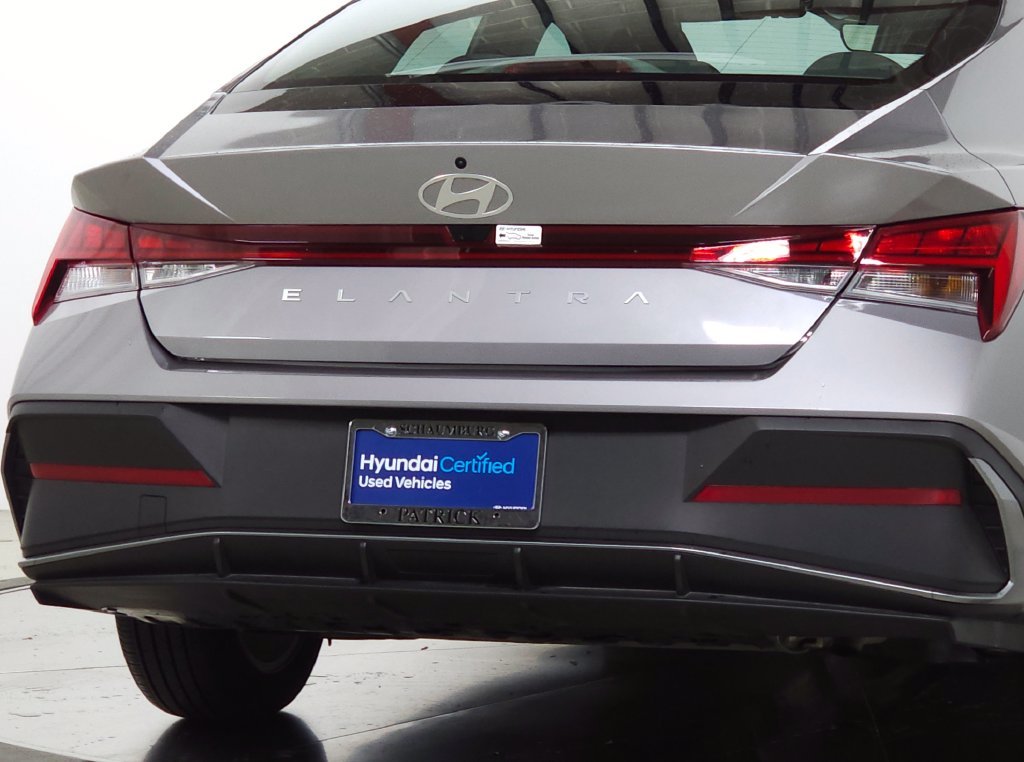 Certified Used 2025 Fluid Metal Hyundai Blue image 10