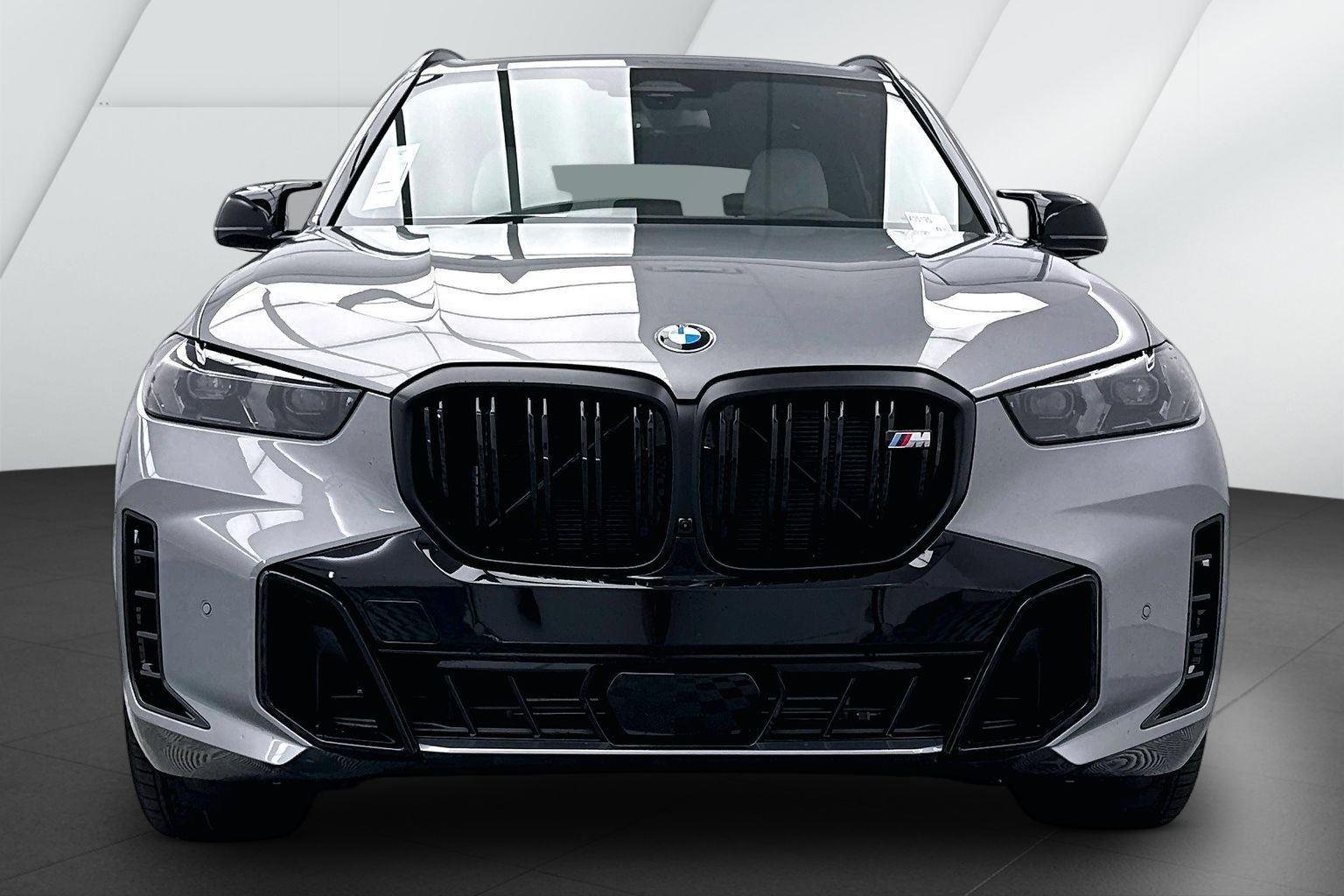 New 2026 Skyscraper Grey Metallic BMW M60i image 2