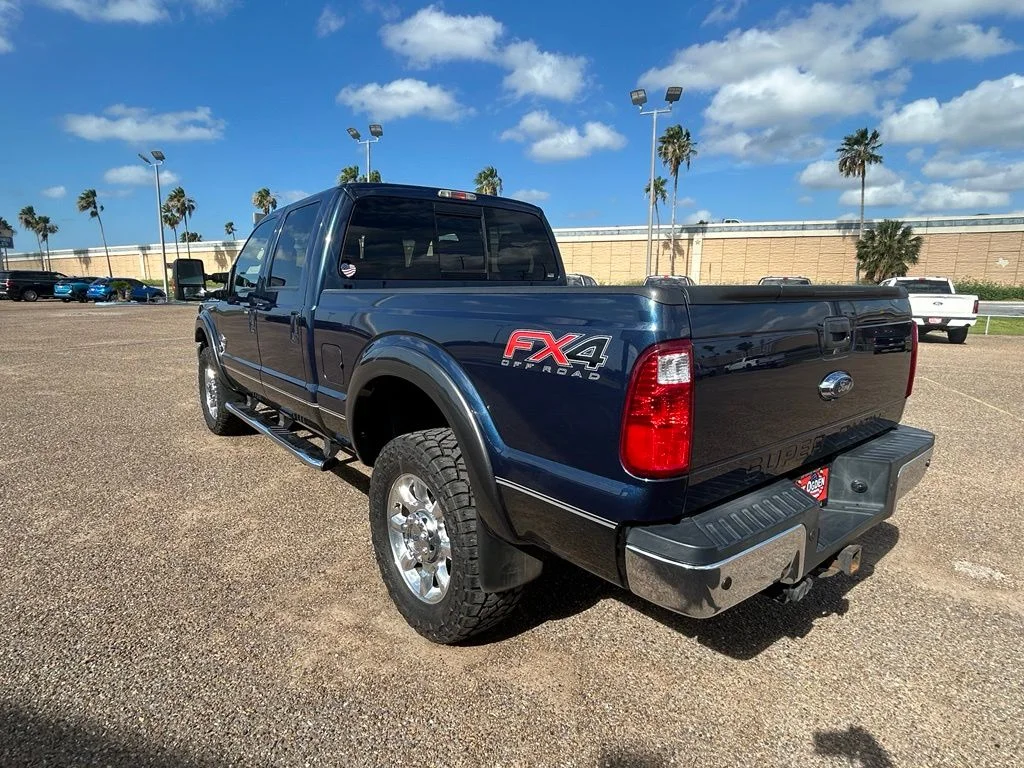 Used 2016  Ford Lariat image 4