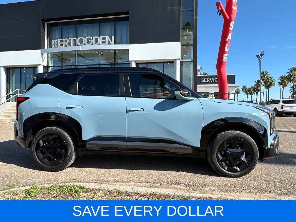 Used 2027 Blue Kia X-Line S image 3