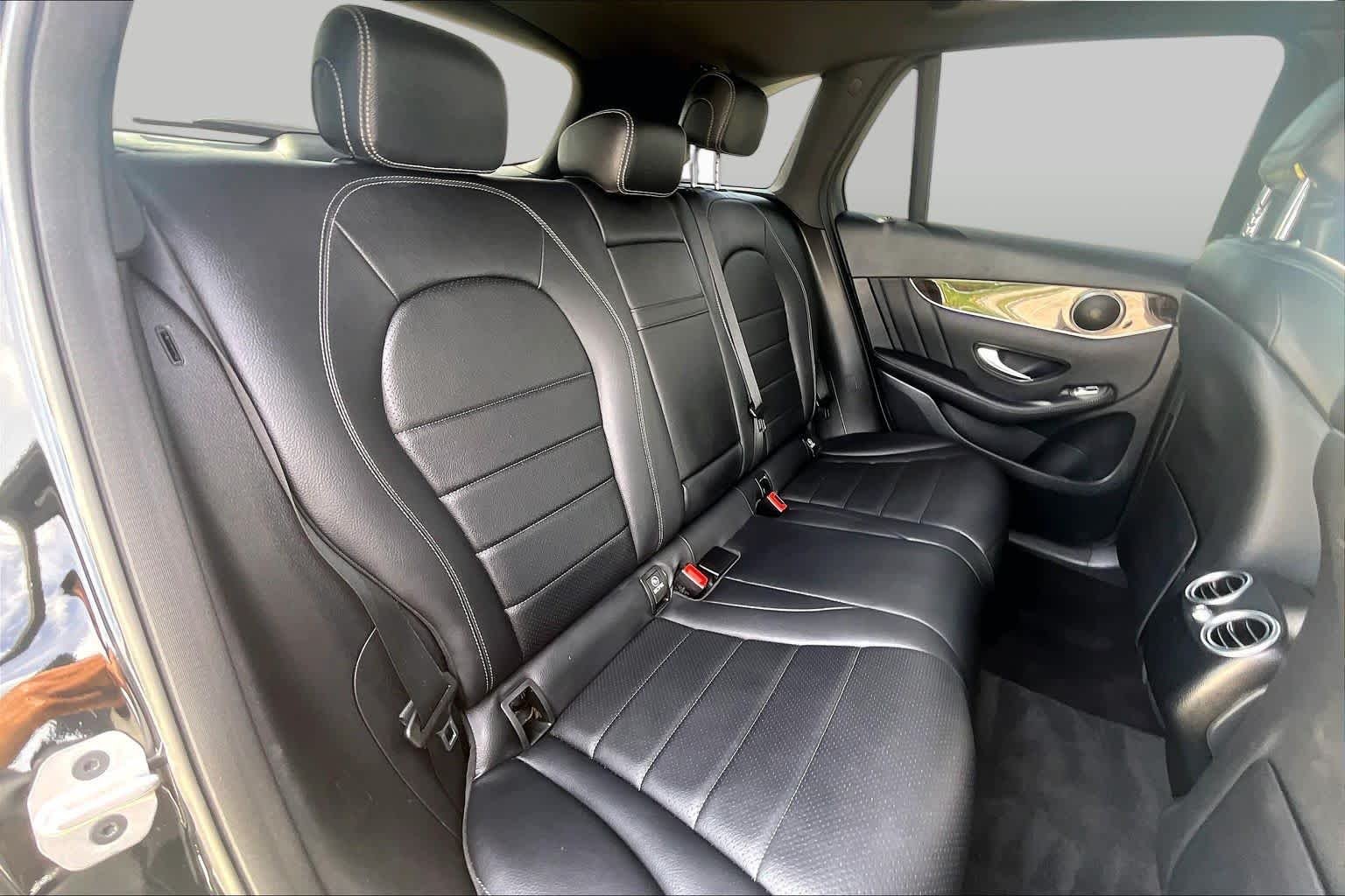 Used 2022 Black Mercedes-Benz GLC 300 image 18