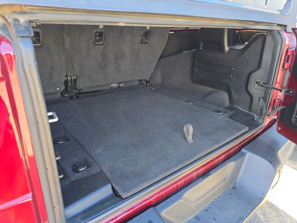 Used 2021 Red Jeep Unlimited Sahara image 21