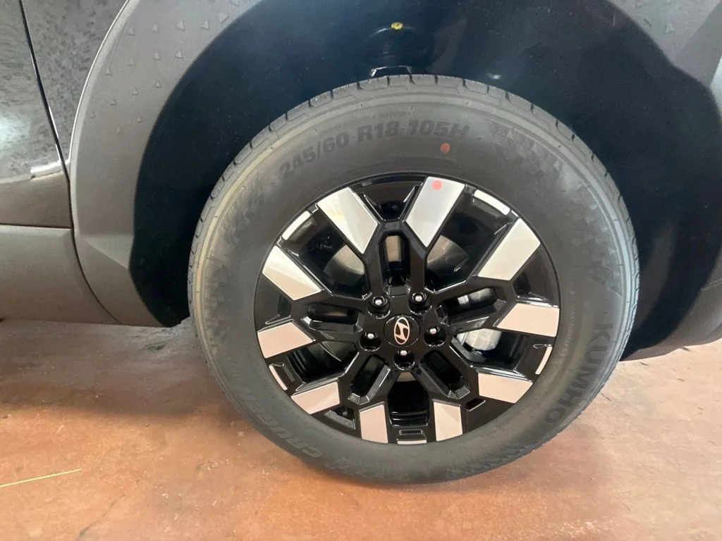 New 2027 Phantom Black Hyundai SE image 10