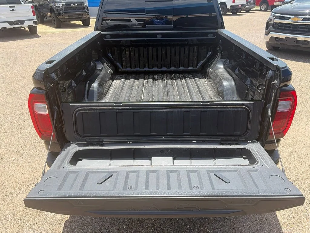 Used 2025 Onyx Black GMC Elevation image 8