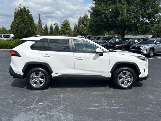 Used 2025 White Toyota XLE image 3