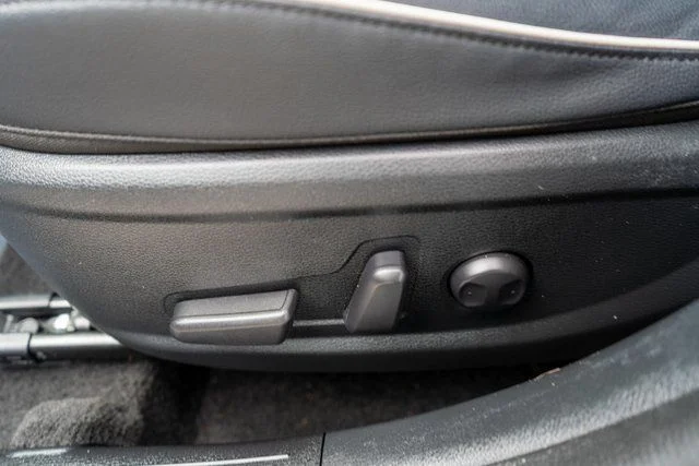 Used 2023 White Kia GT-Line image 19