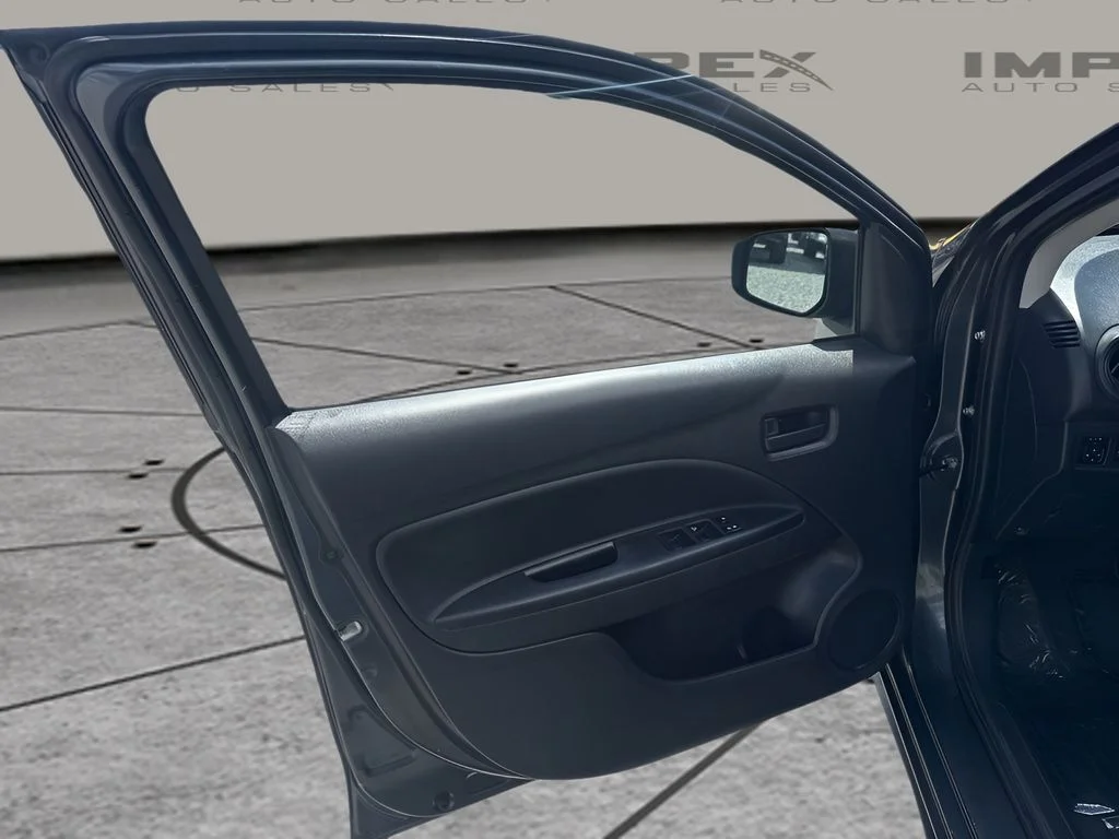 Used 2024 Gray Mitsubishi ES image 17