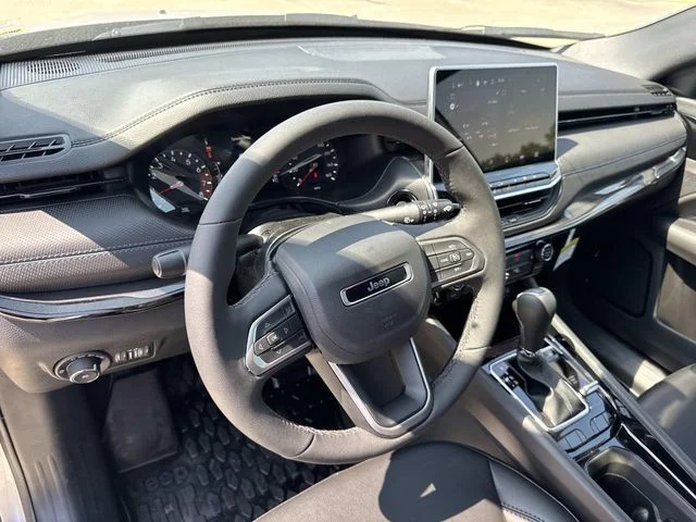 New 2026 Silver Jeep Latitude image 20