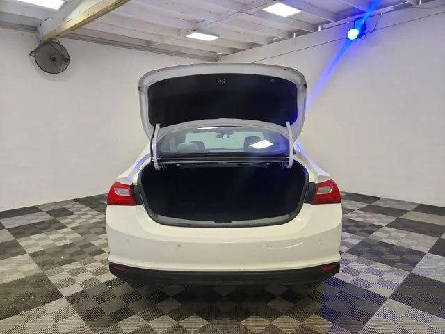 Used 2025 White Chevrolet LT image 19