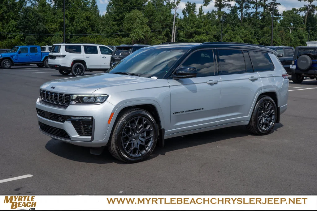 New 2026 Silver Zynith Exterior Paint Jeep Summit image 2