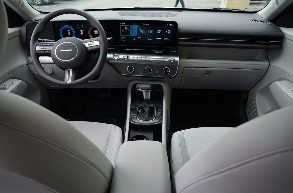 New 2027 Atlas White Hyundai SE image 7