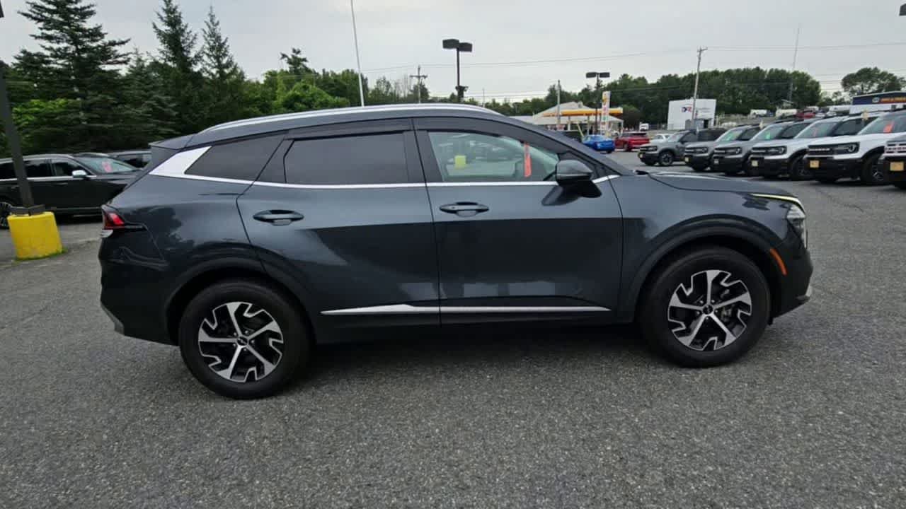 Used 2024 Gravity Gray Kia EX image 9