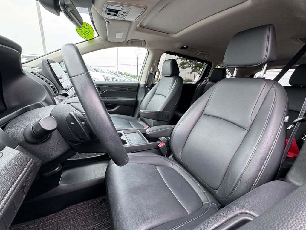 Used 2025 Black Honda EX-L image 10