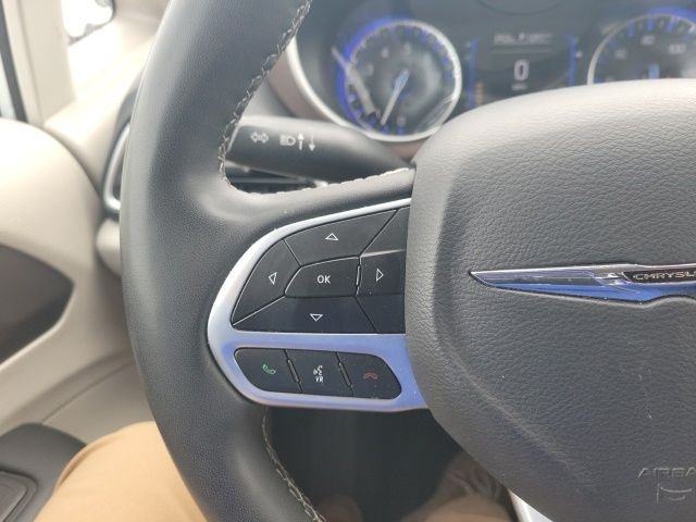 2023 Chrysler Voyager LX - Photo 14