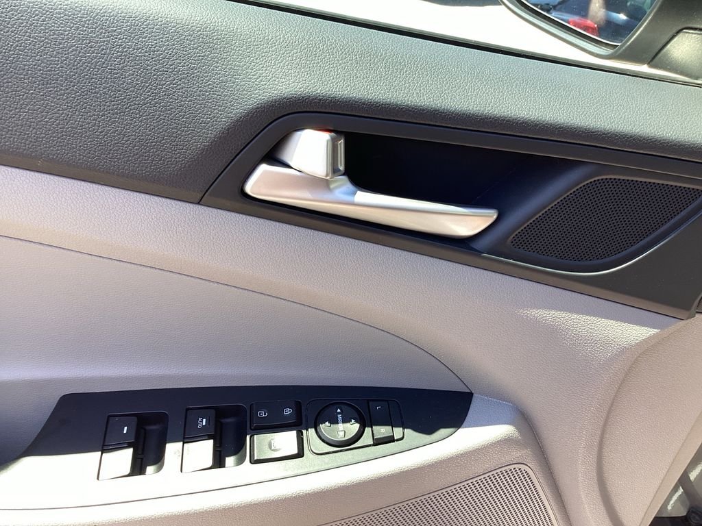 Used 2020 Silver Hyundai SEL image 34