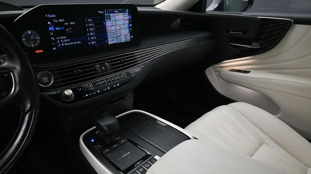 Used 2022 Black Lexus 500 Base image 8