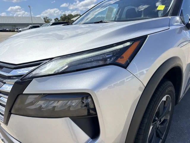 Used 2025 Silver Nissan SV image 7
