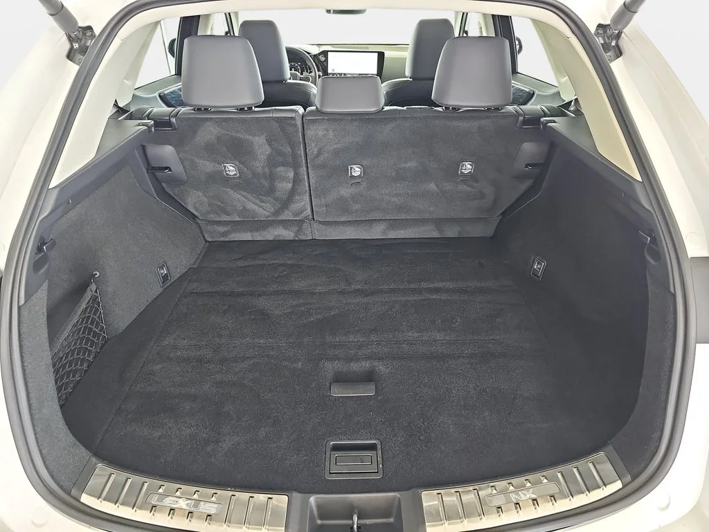 Used 2025 White Lexus 350 Premium image 10
