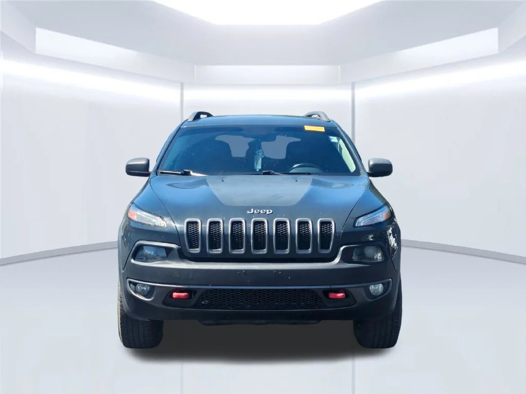 Used 2016 Rhino Clearcoat Jeep Trailhawk image 4