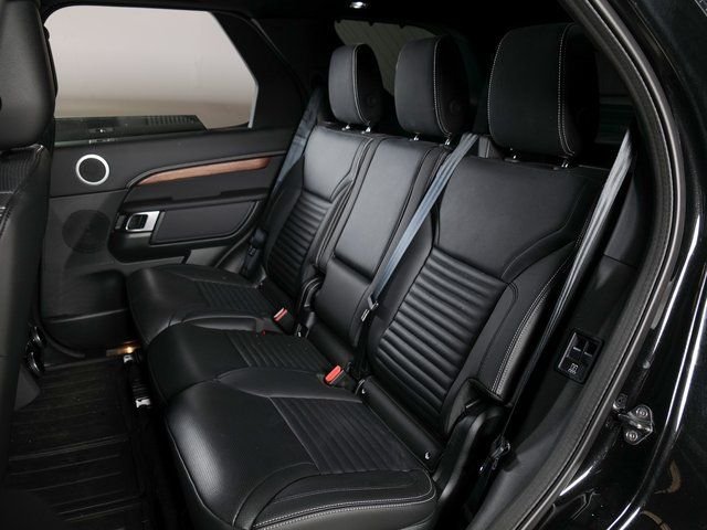 Certified Used 2025 Santorini Black Metallic Land Rover Dynamic SE image 5