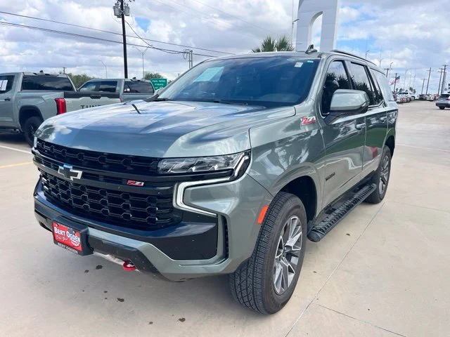 Used 2024  Chevrolet Z71 image 3