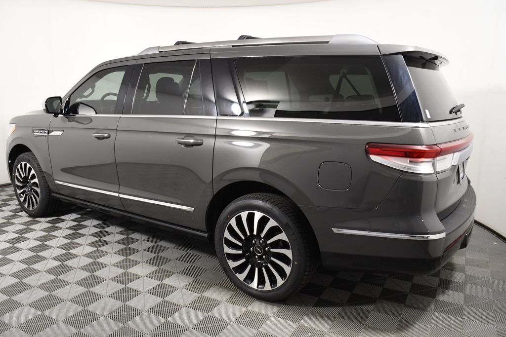 Used 2022 Chroma Caviar Dark Gray Metallic Clearcoat Lincoln Black Label image 3