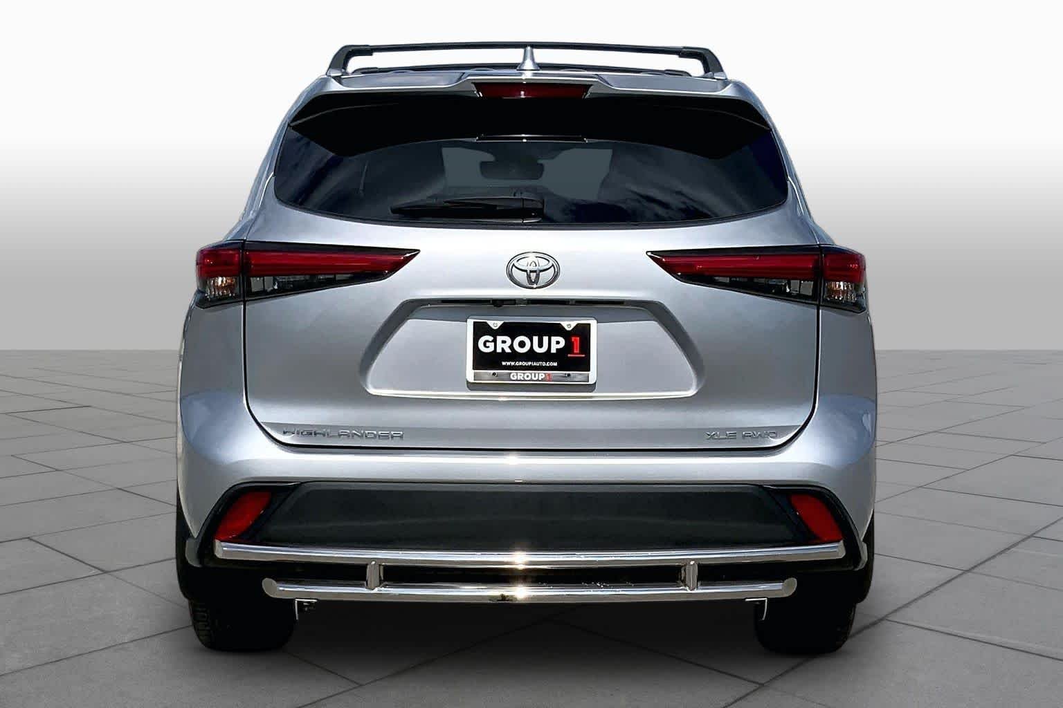 Used 2022 Celestial Silver Metallic Toyota XLE image 5