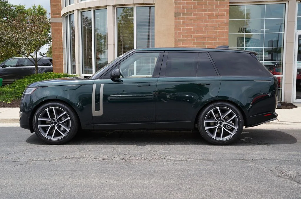 New 2026 British Racing Green Land Rover SE image 2