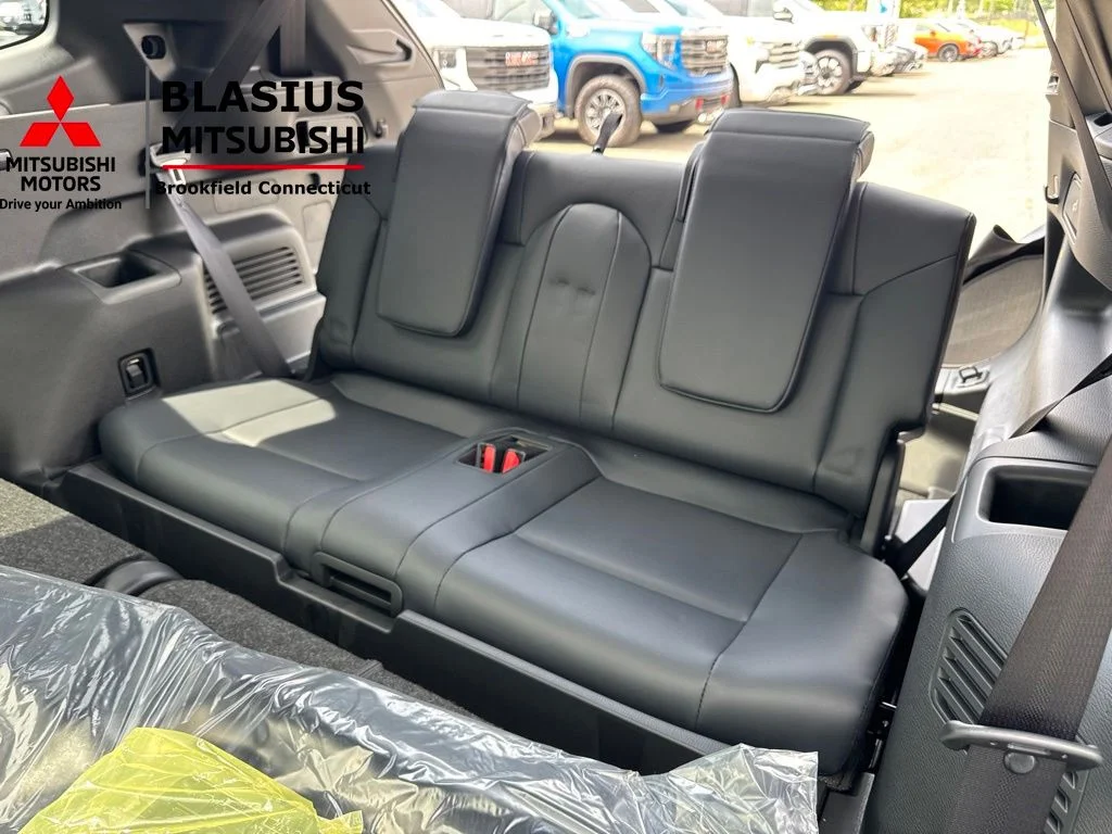 New 2026 Gray Mitsubishi SEL image 55