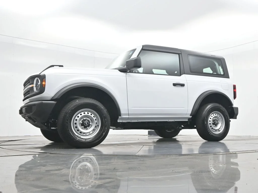New 2026 Oxford White Ford Base image 31